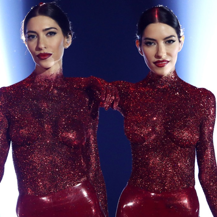 The Veronicas Put On An Eye-popping Display In Matching Bondage-inspired  PVC Bodysuits - Gadget Clock
